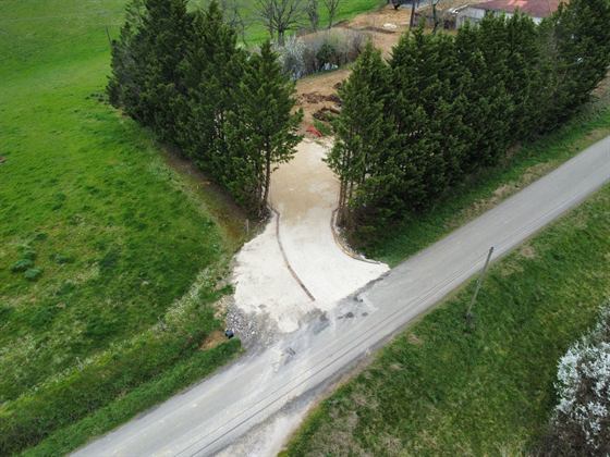 Parking pour grand gîte — Seailles, Gers