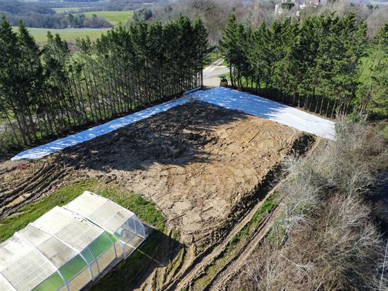 Parking pour grand gîte — Seailles, Gers