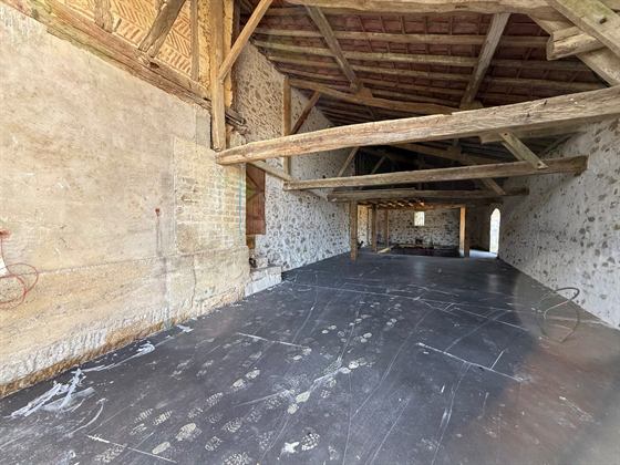 Salon club de nuit — Seailles, Gers
