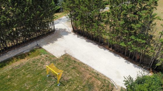 Parking pour grand gîte — Seailles, Gers