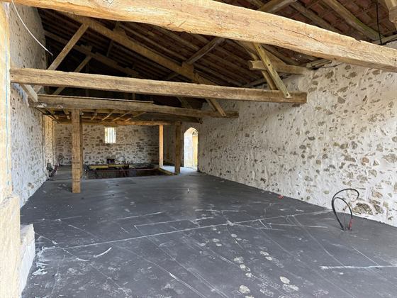 Salon club de nuit — Seailles, Gers