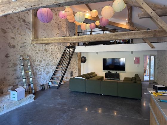 Salon club de nuit — Seailles, Gers