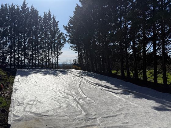 Parking pour grand gîte — Seailles, Gers