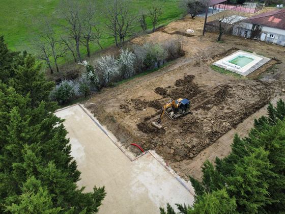 Parking pour grand gîte — Seailles, Gers