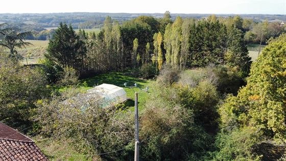 Parking pour grand gîte — Seailles, Gers