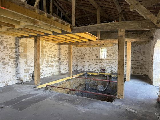 Piscine intérieure — Seailles, Gers